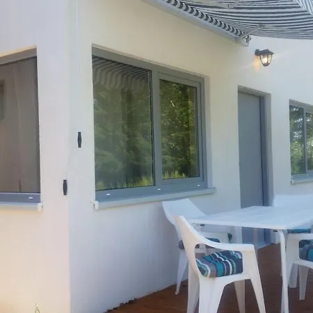 Aqua بيت خشبي بوبيروفو