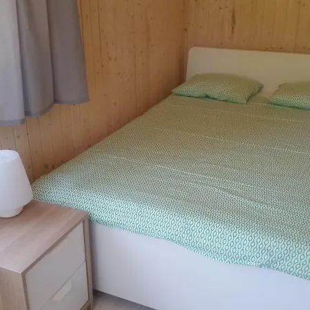 Lodge Aqua *